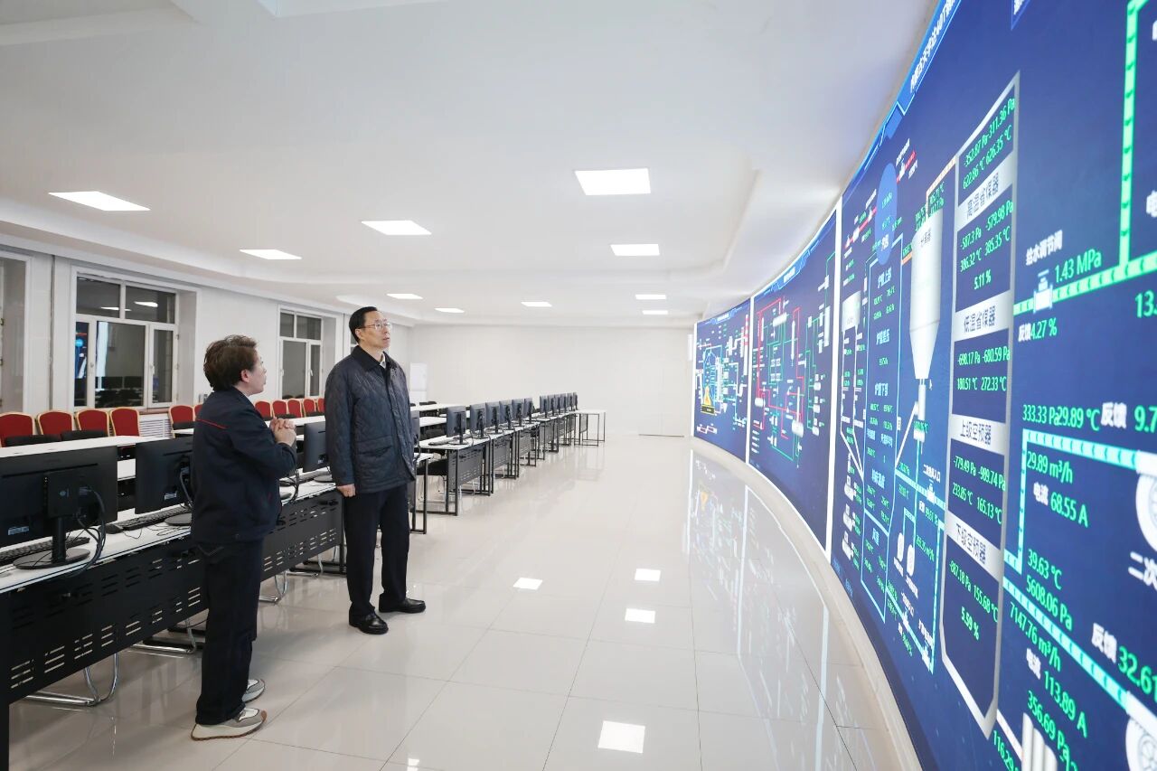 用科学规划引领企业迈向高质量发展——蓝绍敏在红光锅炉集团宣讲党的二十届四中全会精神并调研纪实